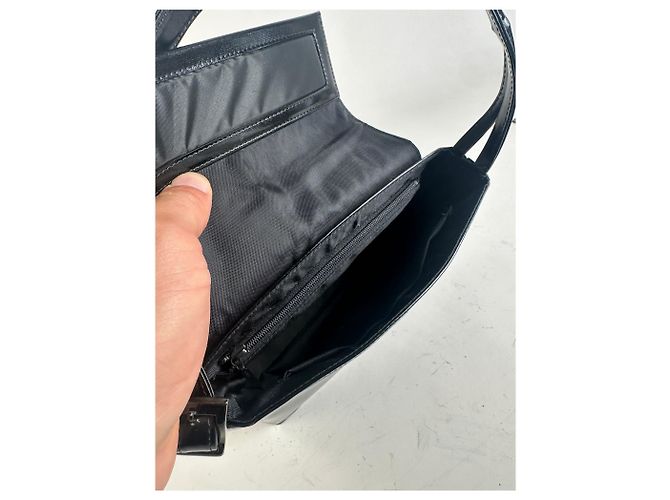 Vintage Givenchy Lederschultertasche Schwarz Silber - Ansicht 3