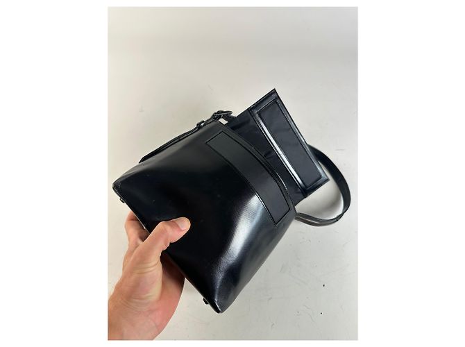 Vintage Givenchy Lederschultertasche Schwarz Silber - Ansicht 4