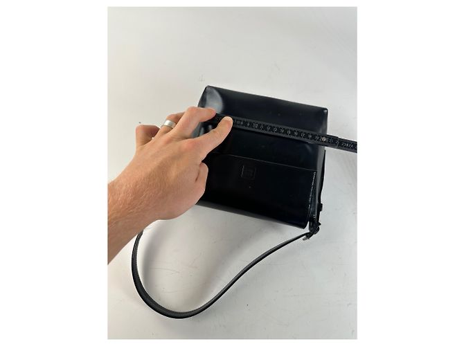 Vintage Givenchy Lederschultertasche Schwarz Silber - Ansicht 8