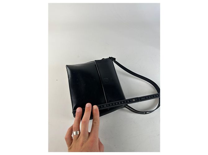 Vintage Givenchy Lederschultertasche Schwarz Silber - Ansicht 9
