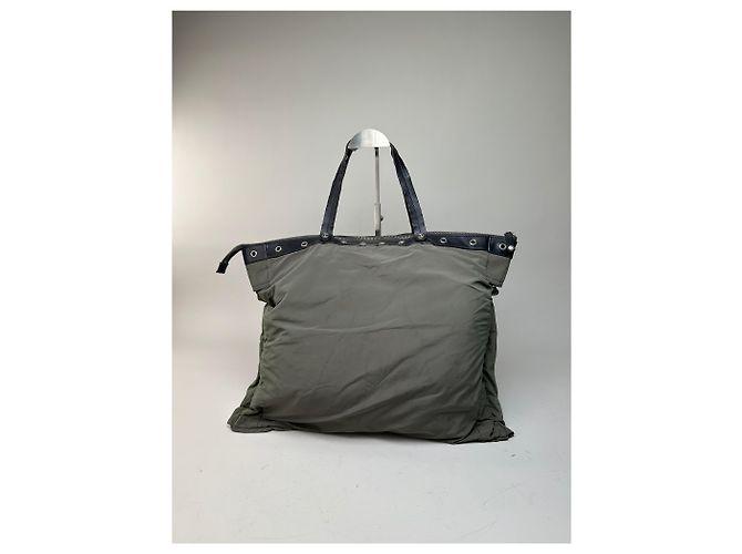 Céline Vintage Celine Nylon Tote mit Lederbesatz Olive Black Grün - Ansicht 2