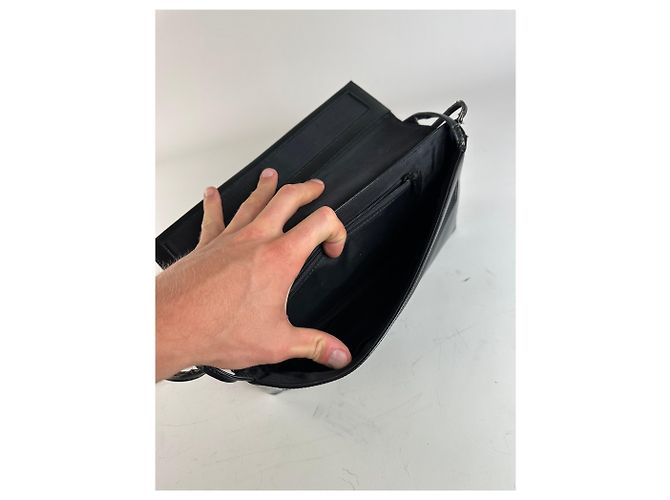 Vintage Givenchy Lederschultertasche Schwarz Silber - Ansicht 3