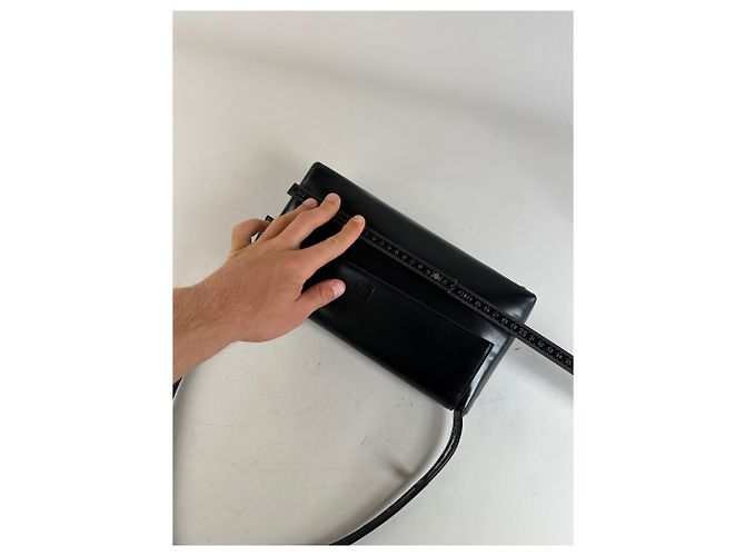 Vintage Givenchy Lederschultertasche Schwarz Silber - Ansicht 9
