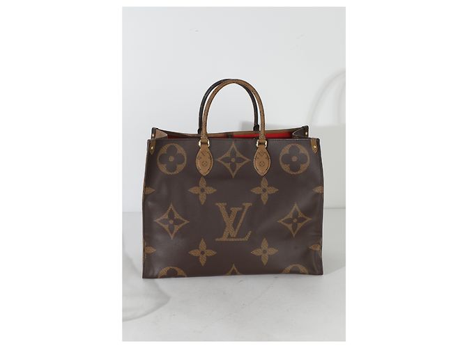 Louis Vuitton Reverse Monogram Canvas Onthego GM Marrone - vista 8
