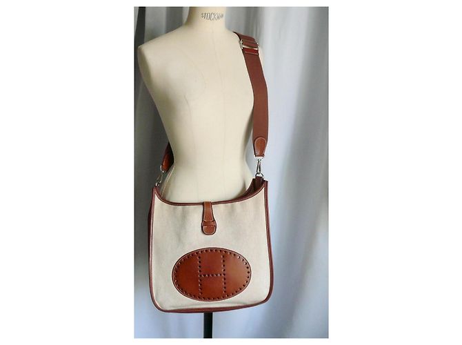 Borsa Hermès Evelyne 29 pelle Barénia e tela beige Marrone - vista 15