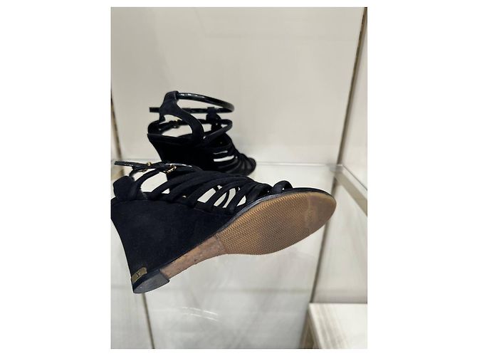 Sandálias Louis Vuitton LV Monogram Suede Gladiator US 8.5 Seminovas - vista 4
