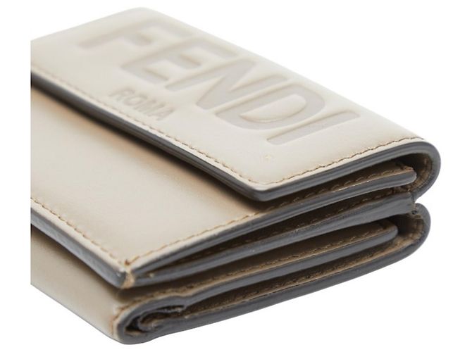 Fendi Tri-fold Wallet aus graulichem Leder - Ansicht 4