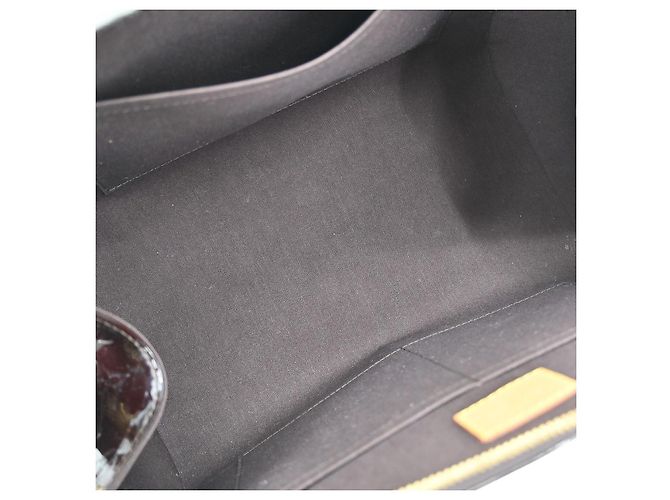 Borsa Louis Vuitton Sherwood Monogram Vernis GM Porpora - vista 3