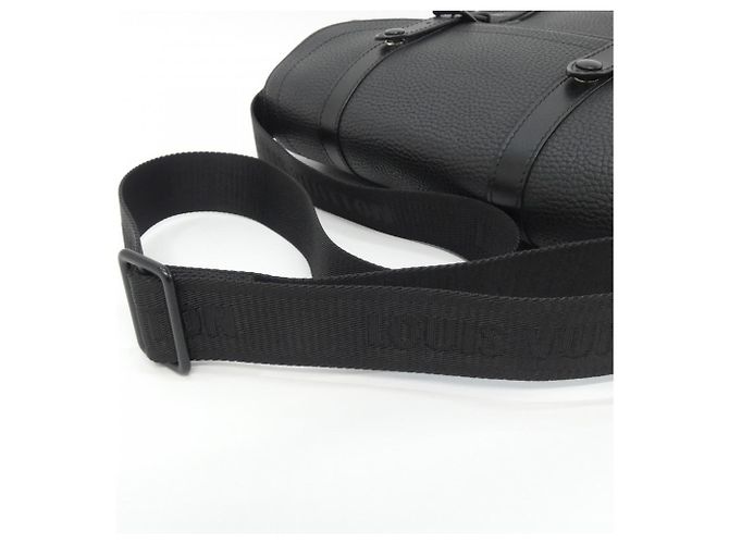 Bolso bandolera Louis Vuitton Taurillon Christopher Messenger Negro - vista 7