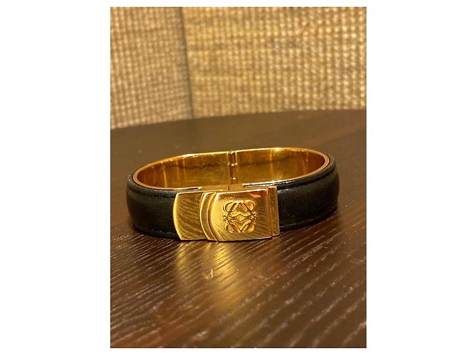 Loewe Bracciale a Cerchio Anagramma in Pelle Nera e Metallo Dorato Nero D'oro - vista 2