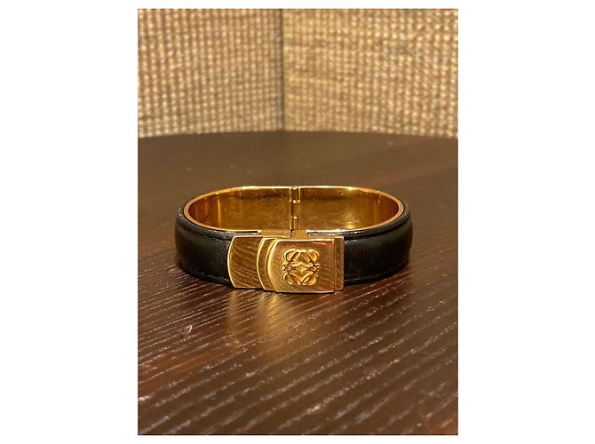 Loewe Bracciale a Cerchio Anagramma in Pelle Nera e Metallo Dorato Nero D'oro - vista 5