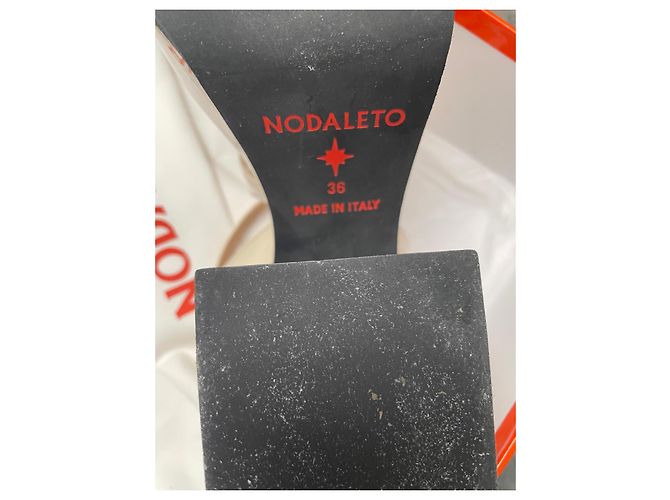Sandali Nodaleto Bulla Chibi in pelle vernice ecru Crudo - vista 8