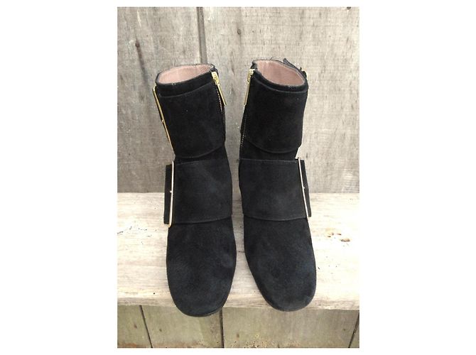 Avril Gau Botas de camurça pretas com fivela dourada Preto - vista 3