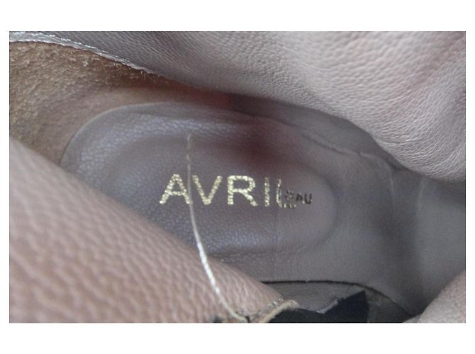 Avril Gau Botas de camurça pretas com fivela dourada Preto - vista 6