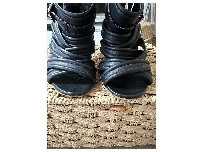 Gianvito Rossi Sandali con tacco in pelle nera Nero - vista 4