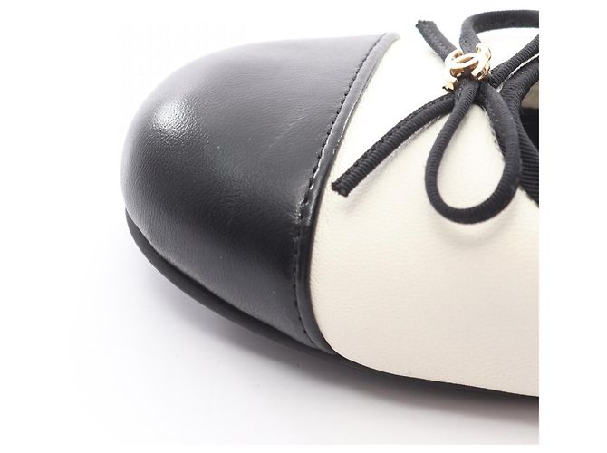Timeless CHANEL Coco Mark Leder Pumps Schwarz Weiß - Ansicht 7