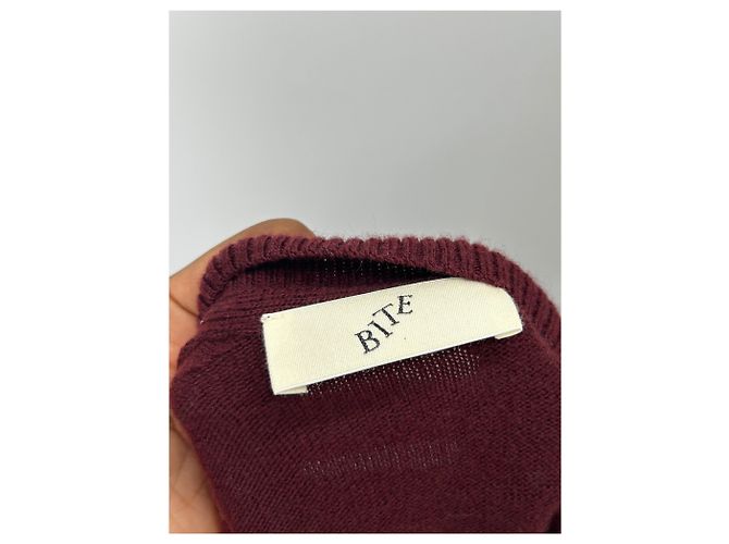 Autre Marque BITE Wollpullover in Bordeaux mit V-Ausschnitt - Ansicht 5