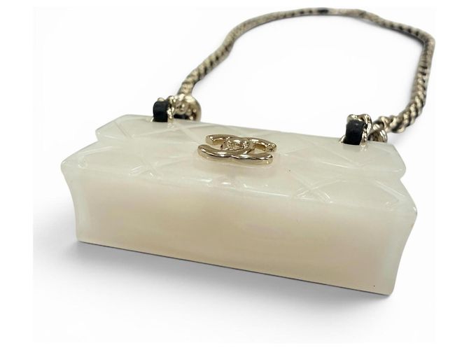 Chanel B23C Matelassé Bag Motif Necklace Crudo - vista 4