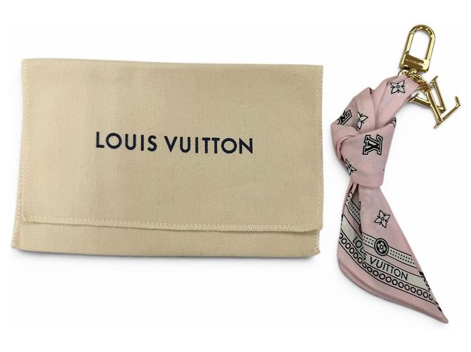 Charm Louis Vuitton M02614 Rosa - vista 2