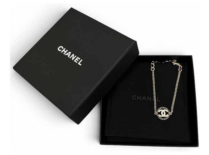 Bracciale Charm Chanel in Oro con Strass D'oro - vista 2