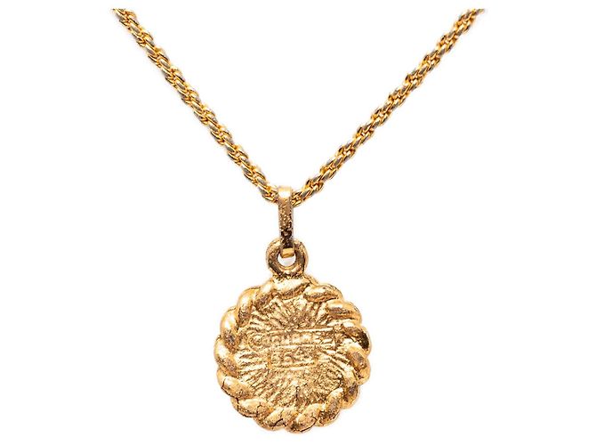 Collana con pendente rotondo in cristallo placcato oro Chanel Gold D'oro - vista 2