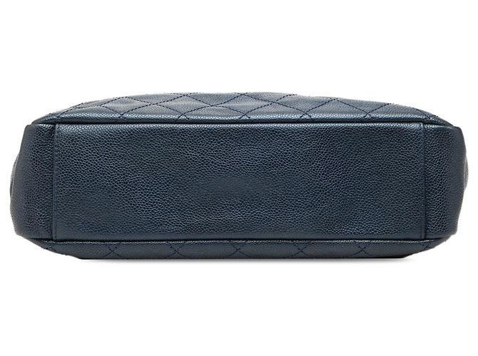 Tote di shopping Chanel Blue Medium Caviar Iridescent Chic Blu navy - vista 3