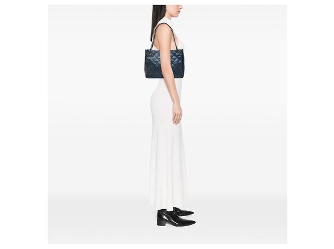 Tote di shopping Chanel Blue Medium Caviar Iridescent Chic Blu navy - vista 7