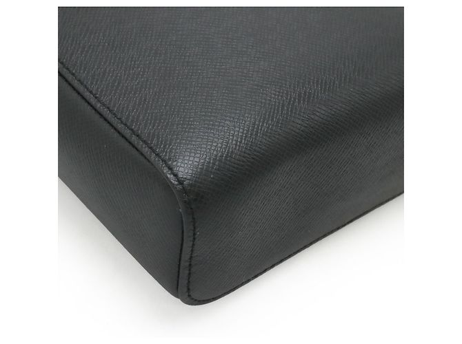 Borsa a tracolla Louis Vuitton Taiga Anton Pochette Grigio - vista 4