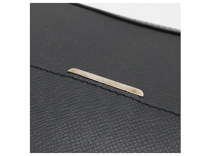 Borsa a tracolla Louis Vuitton Taiga Anton Pochette Grigio - vista 5