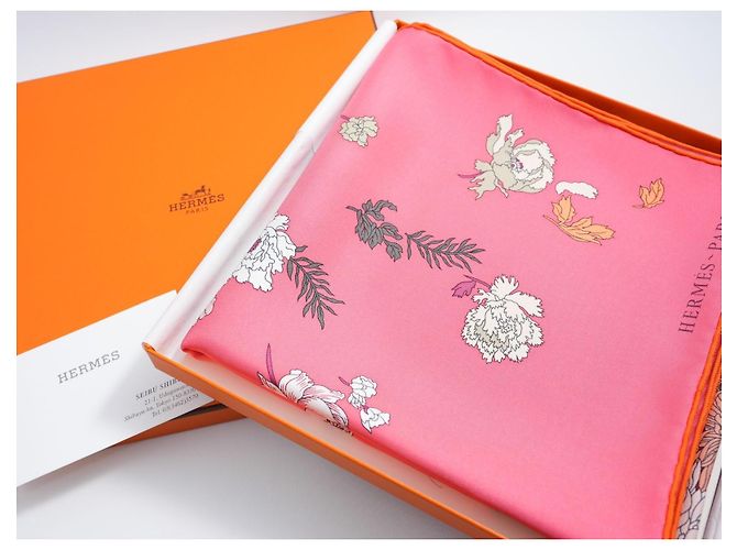 Carré Hermès Robe Légère 90 cm Seta Rosa Marrone Bianco Rosso D'oro Grigio - vista 2