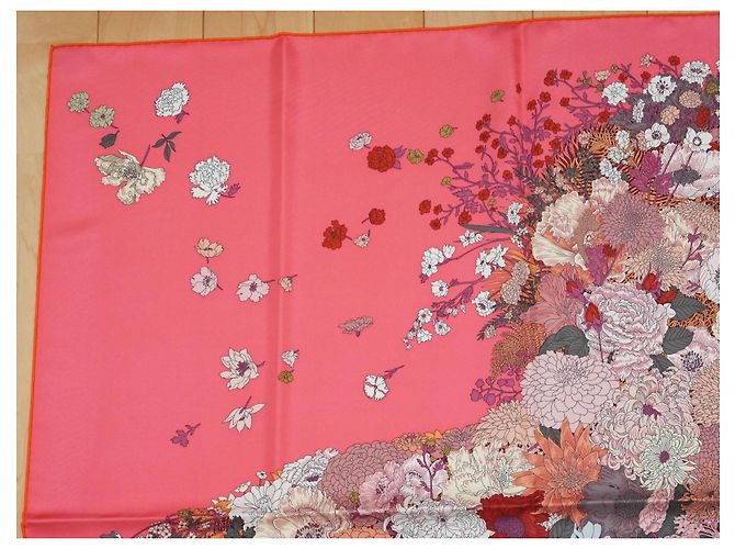 Carré Hermès Robe Légère 90 cm Seta Rosa Marrone Bianco Rosso D'oro Grigio - vista 4