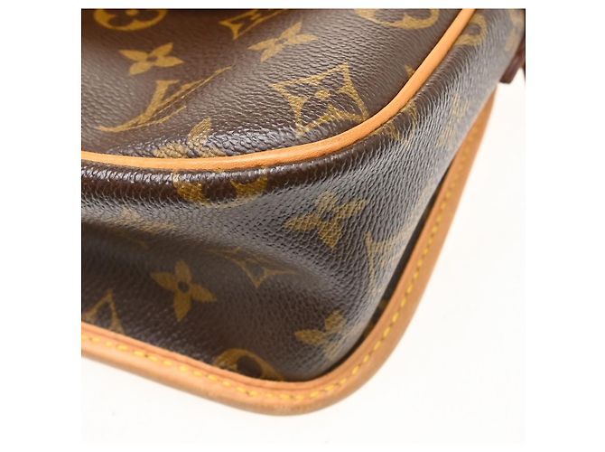 Louis Vuitton Sologne Monogram Canvas Castaño - vista 7