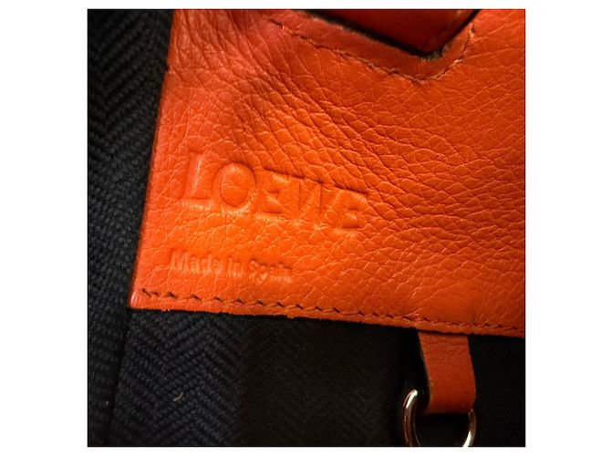 Piccola borsa a tracolla Hammock Loewe in pelle di vitello arancione - vista 10