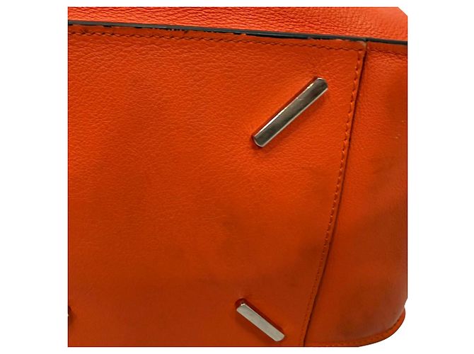 Piccola borsa a tracolla Hammock Loewe in pelle di vitello arancione - vista 5