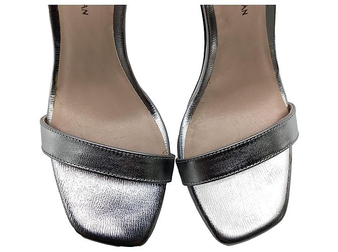 Sandali con cinturino alla caviglia Square Nudist Stuart Weitzman in pelle argento Metallico - vista 10