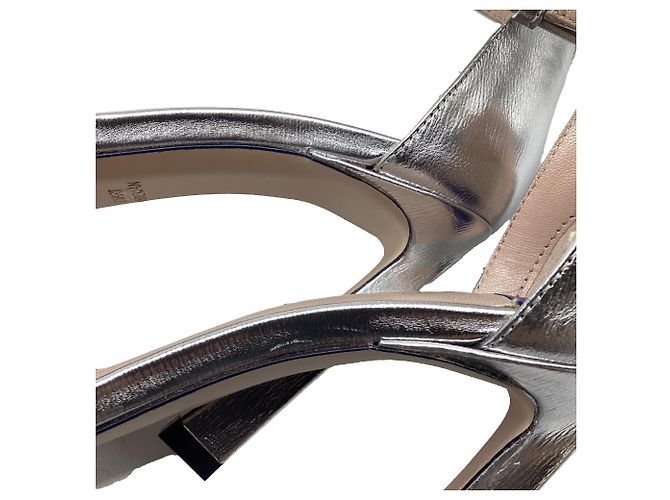Sandali con cinturino alla caviglia Square Nudist Stuart Weitzman in pelle argento Metallico - vista 11