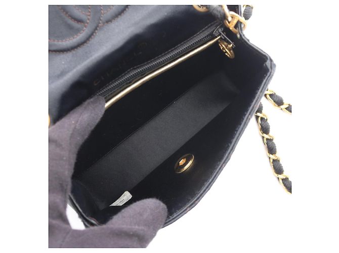 Borsa a Spalla Chanel Mini Matelassé Nero - vista 3