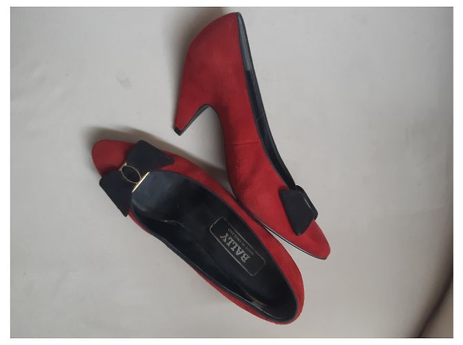 Bally Décolleté in camoscio rosso con fiocco Nero - vista 2