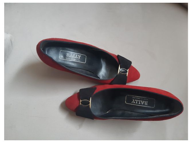 Bally Décolleté in camoscio rosso con fiocco Nero - vista 4