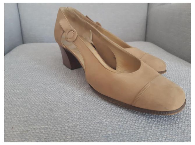 Bally Beige Leder Pumps mit Riemchen - Ansicht 2