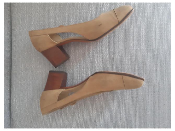 Bally Beige Leder Pumps mit Riemchen - Ansicht 3