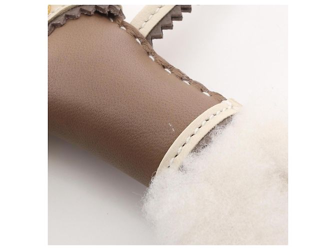 Charm Hermès Buddy in pelle d'agnello taupe bianco e marrone - vista 5