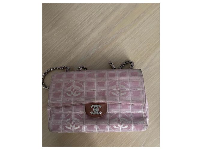 Chanel Borsa Flap in tela rosa monogramma CC Bianco - vista 2