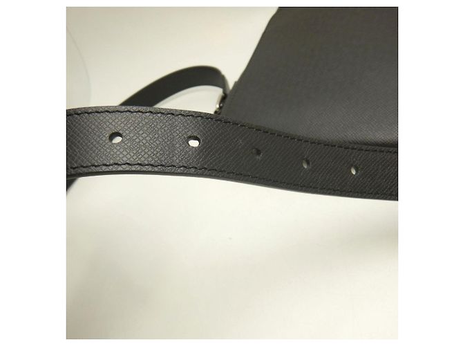 Borsa a Spalla Louis Vuitton Taiga Roman PM Nero - vista 10