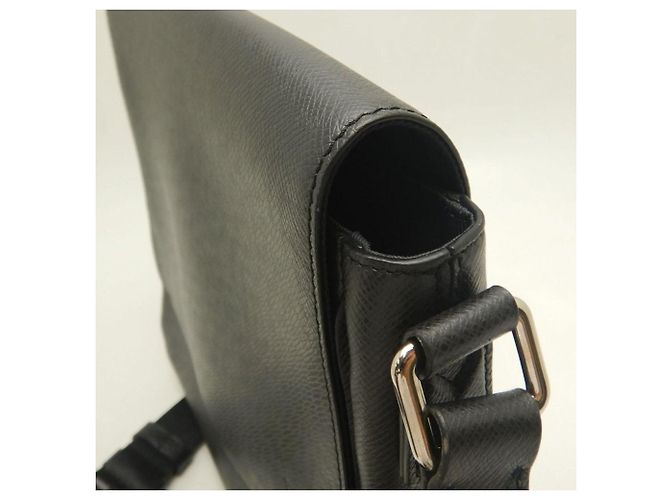Borsa a Spalla Louis Vuitton Taiga Roman PM Nero - vista 12