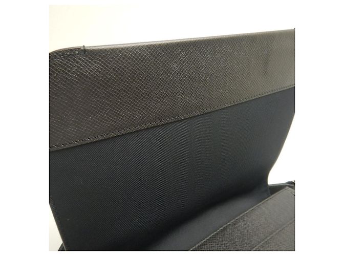 Borsa a Spalla Louis Vuitton Taiga Roman PM Nero - vista 17