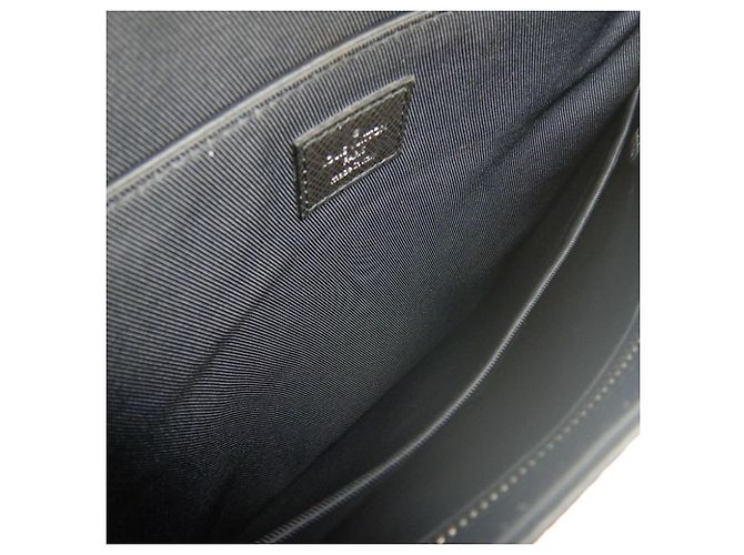 Borsa a Spalla Louis Vuitton Taiga Roman PM Nero - vista 19