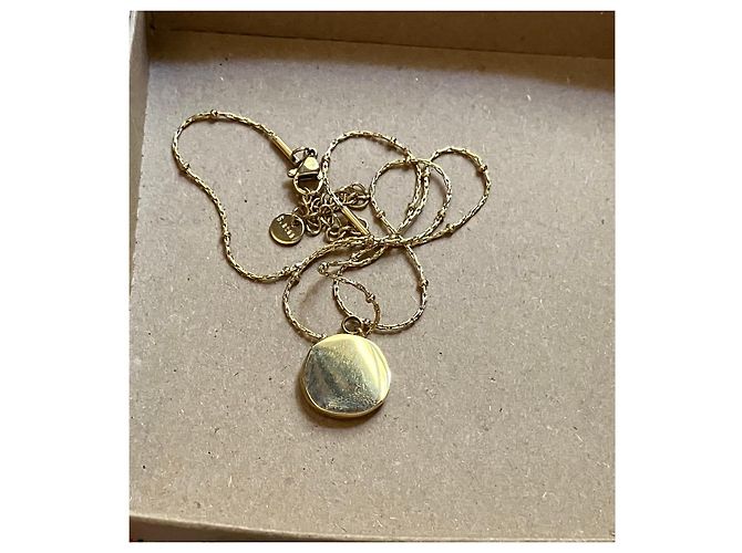 Autre Marque Collar con colgante de luna y estrella en tono dorado con piedra verde - vista 11