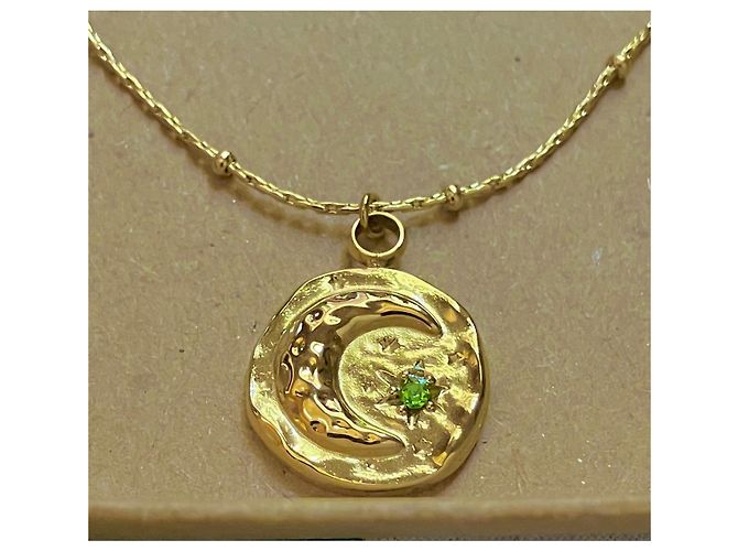 Autre Marque Collar con colgante de luna y estrella en tono dorado con piedra verde - vista 4