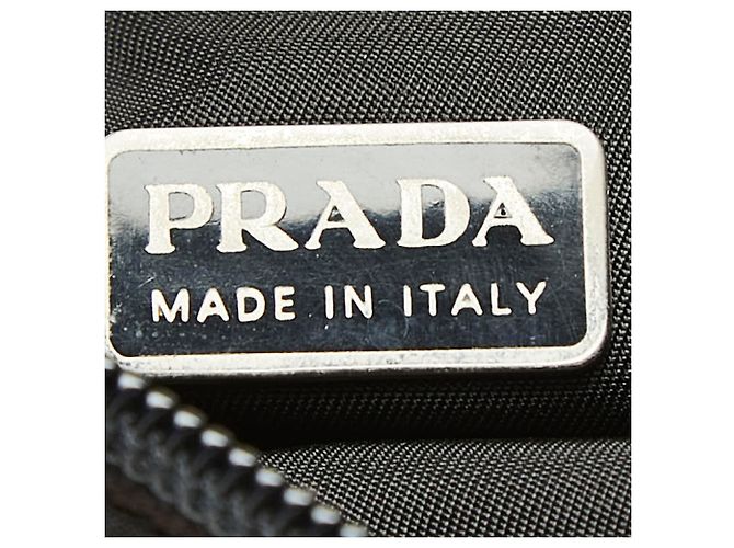 Borsa a mano Prada in nylon nero con placca logo triangolare - vista 10